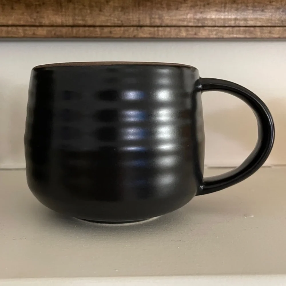 2 x Crate&barrel 18th street mugs